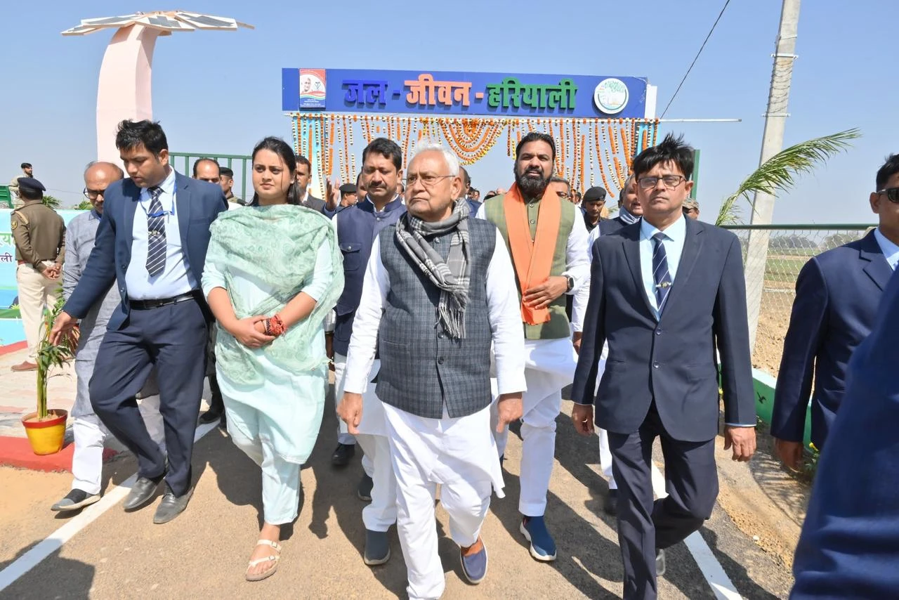 Jal-Jeevan-Hariyali Abhiyan site visit with officials and citizens